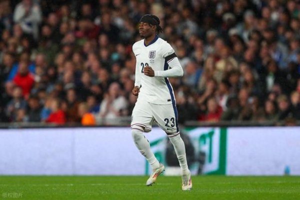 Maduaike chuyển sang Arsenal