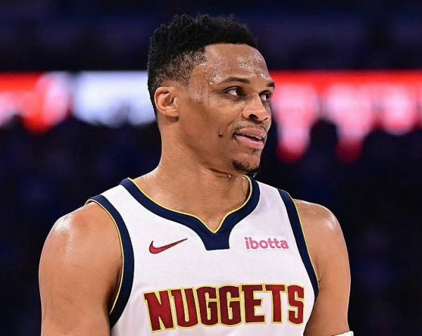 30 điểm + 14 rebound + 16 hỗ